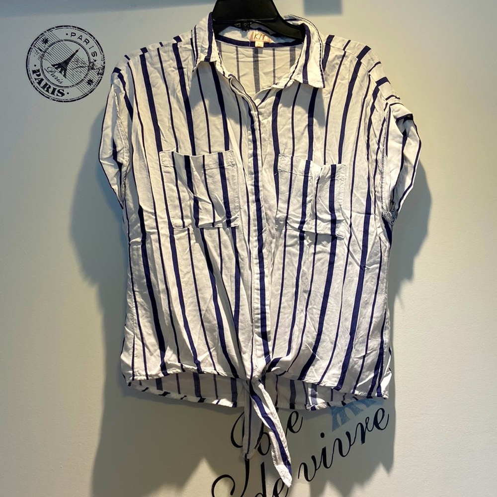 Buttoned shirt Brand K.I.T Color- white with blue stripes and pockets Size L